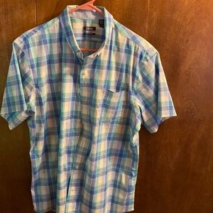 Izod men’s short sleeve button down